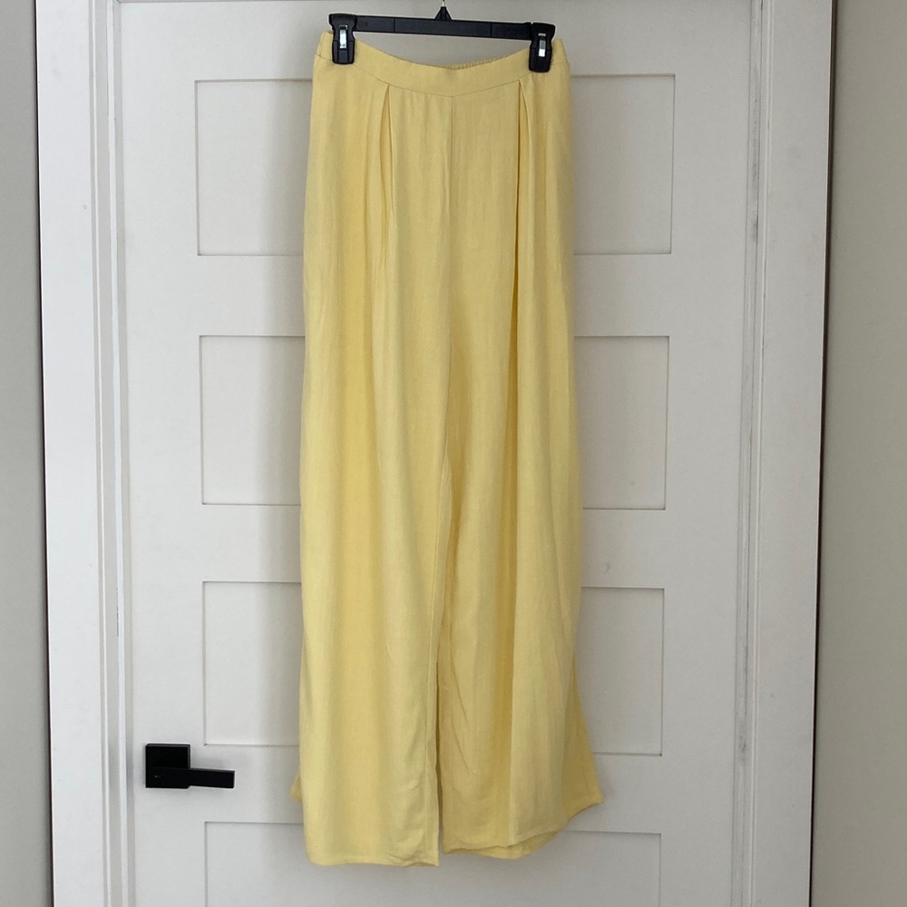 Sienna Sky Wide Leg Pants Trouser Yellow Baggy Women’s Medium NWT Grad Summer